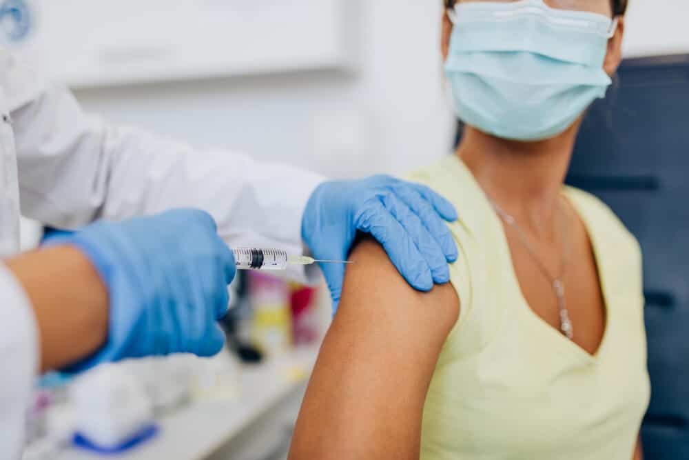 perbedaan imunisasi dan vaksinasi